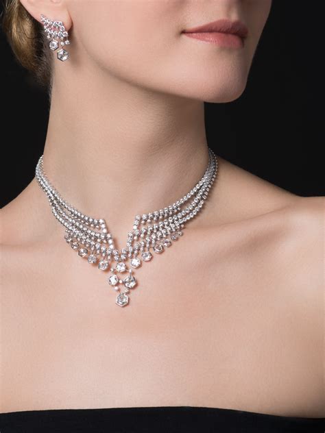 cartier collier diamant.